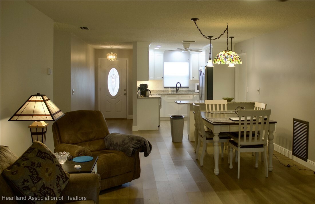 Property Photo: 102 Oak Grove Street FL 33852