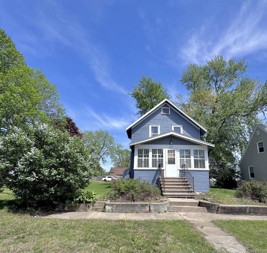 Property Photo:  525 2nd Ave NW  IA 50662 