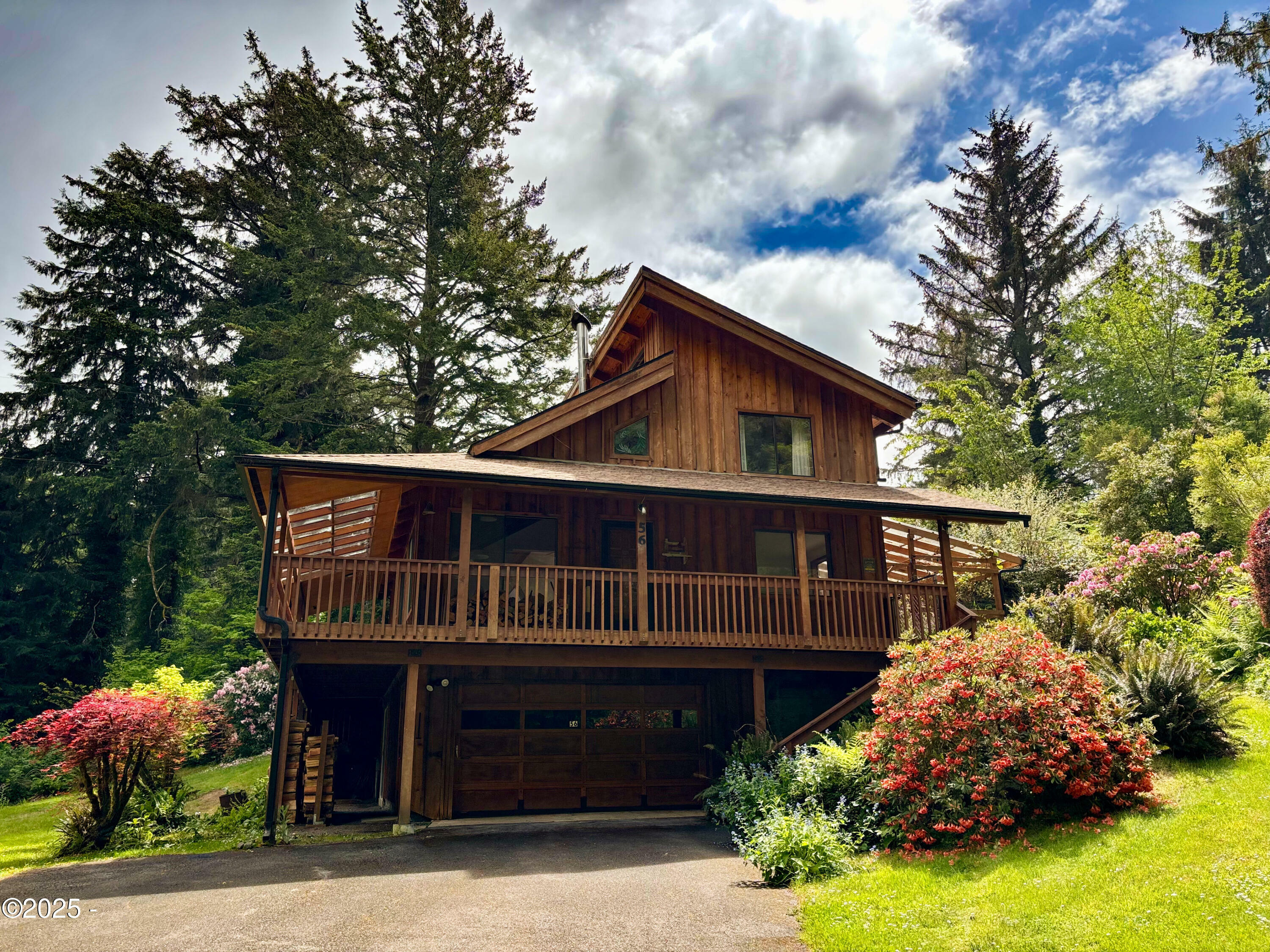 Property Photo: 56 N Sheppard Point Road OR 97394