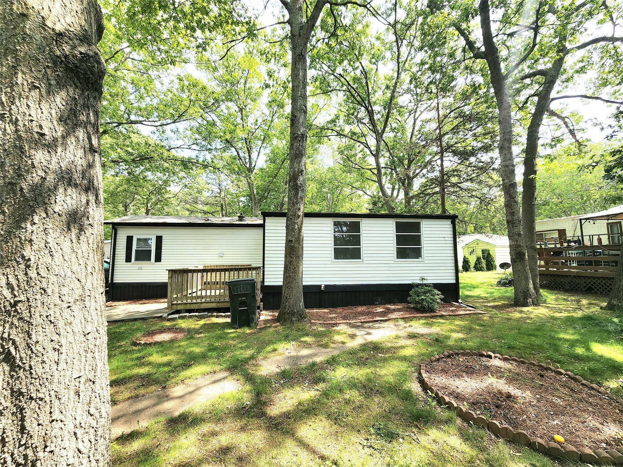 Property Photo:  525 Riverleigh Avenue 111  NY 11901 