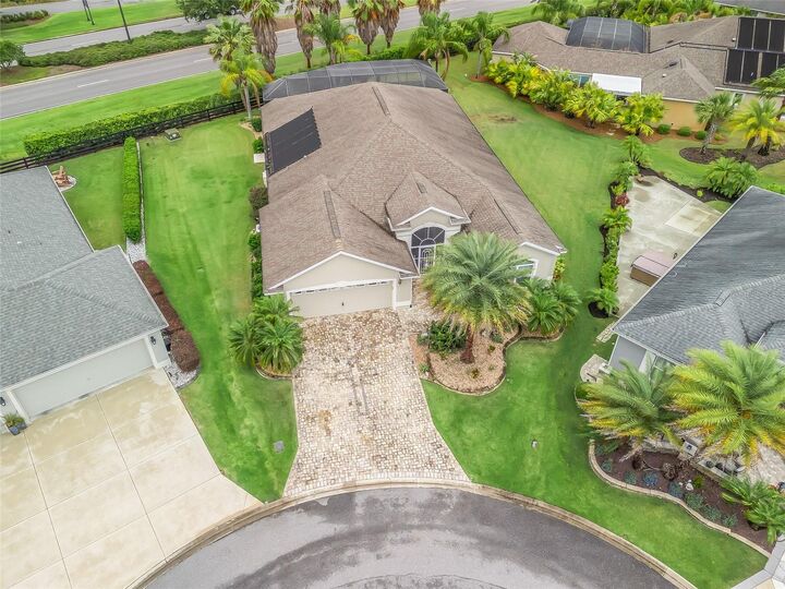 Property Photo:  631 Independence Path  FL 32163 