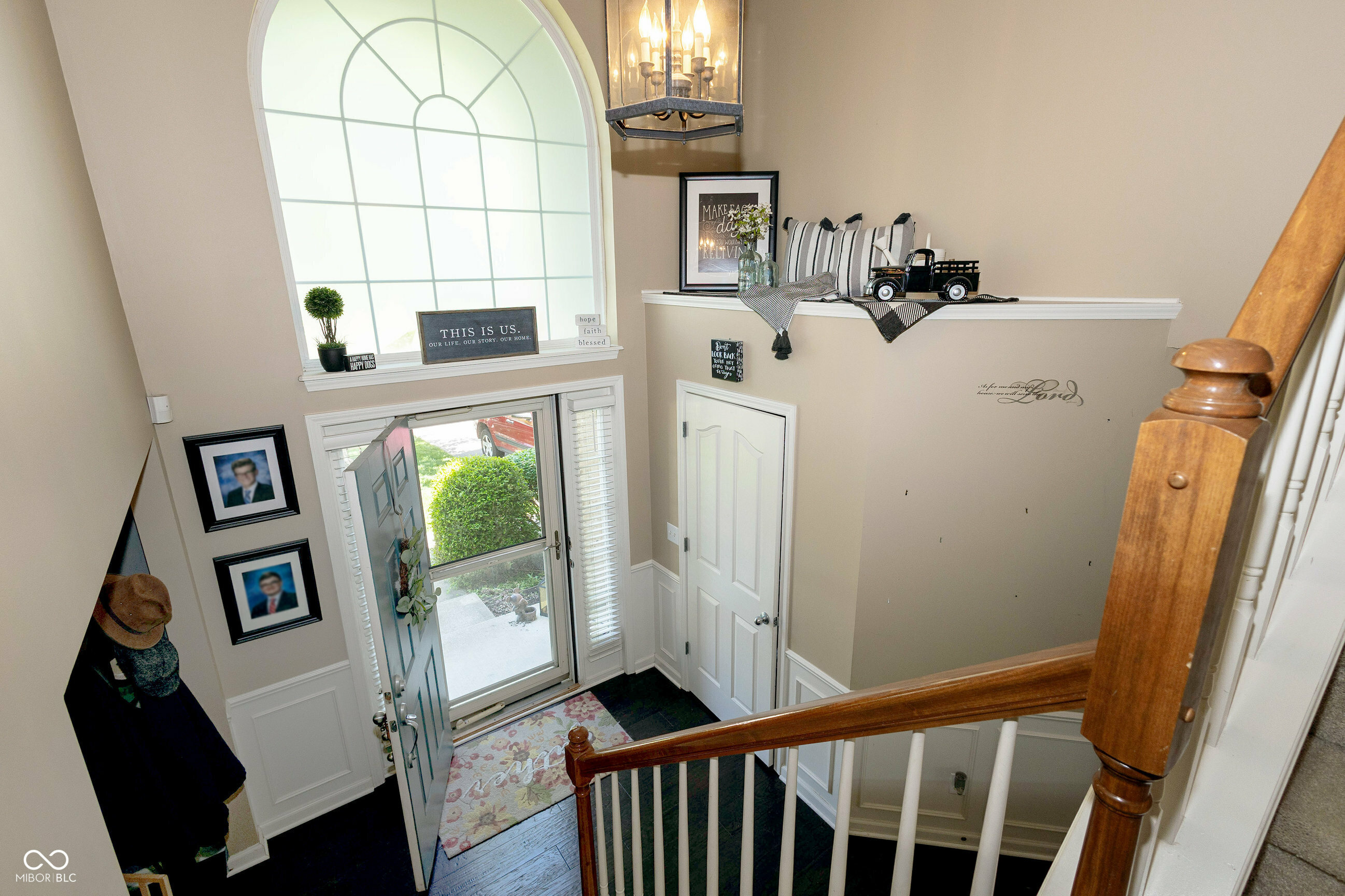 Property Photo: 11727 Wedgeport Lane IN 46037