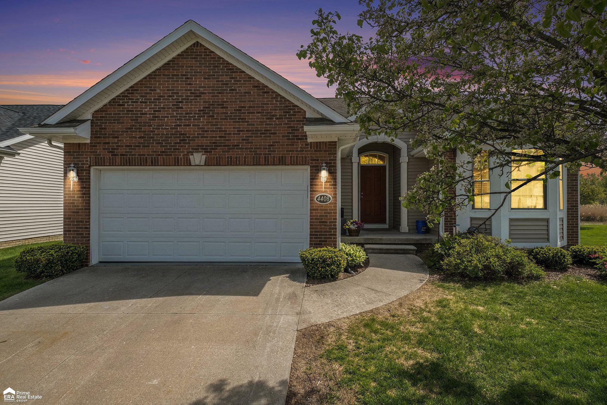 Property Photo: 4408 Cross Creek Boulevard MI 48509-1402