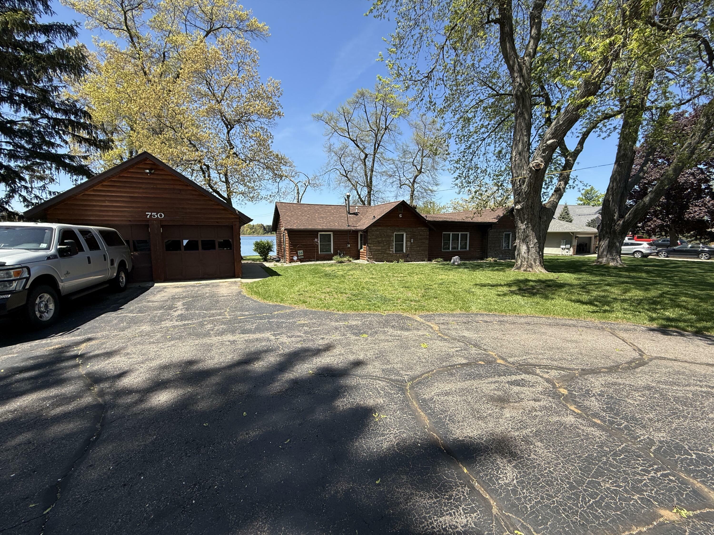 Property Photo: 750 Country Club Drive MI 49015