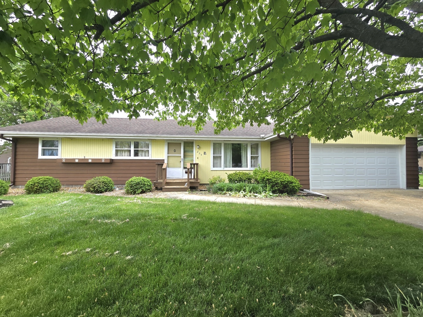 Property Photo: 255 Wilson Drive IL 60927