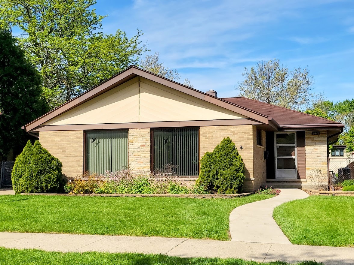 2448 Hawthorne Avenue  Westchester IL 60154 photo