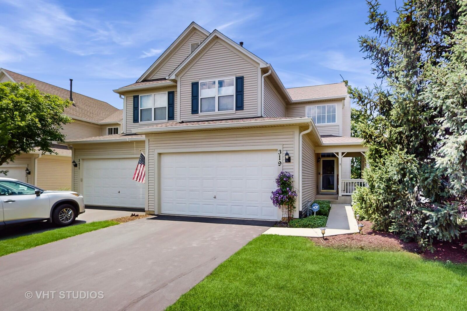 Property Photo:  319 Fairmont Court  IL 60175 
