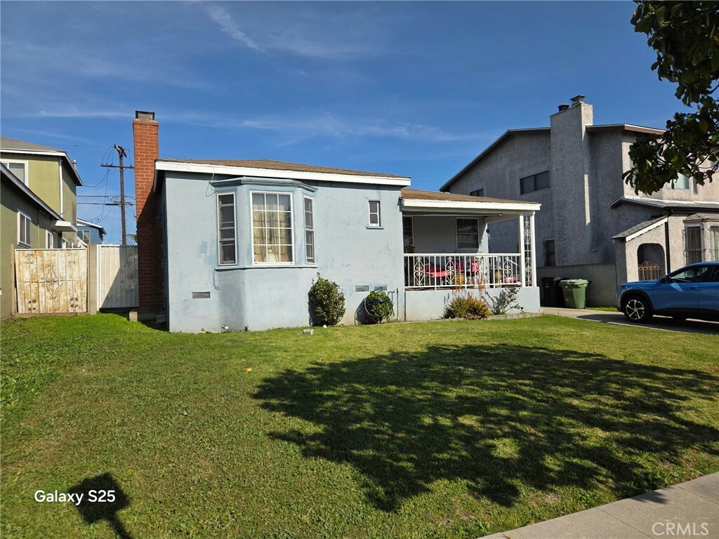 Property Photo:  10404 S Gramercy Place  CA 90047 
