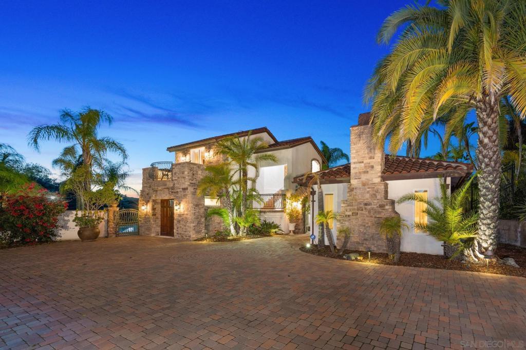 Property Photo:  44915 Palladian Ct  CA 92590 