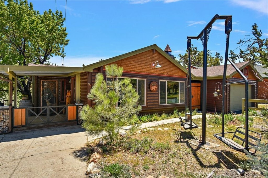 Property Photo:  227 Santa Barbara Avenue  CA 92386 