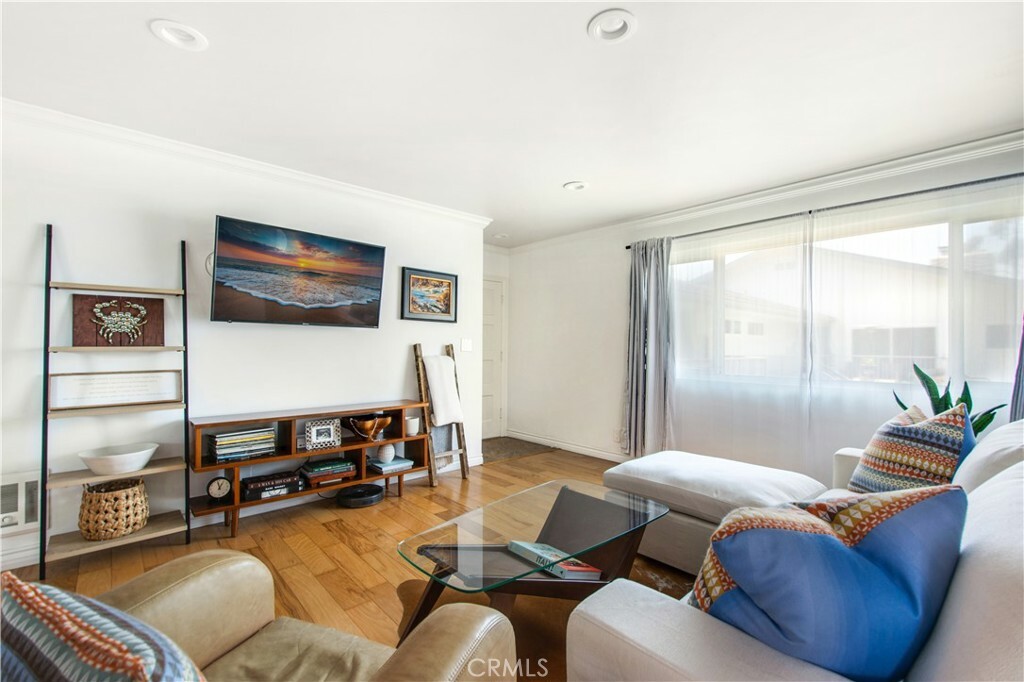 Property Photo: 1100 Rutland Road 12 CA 92660