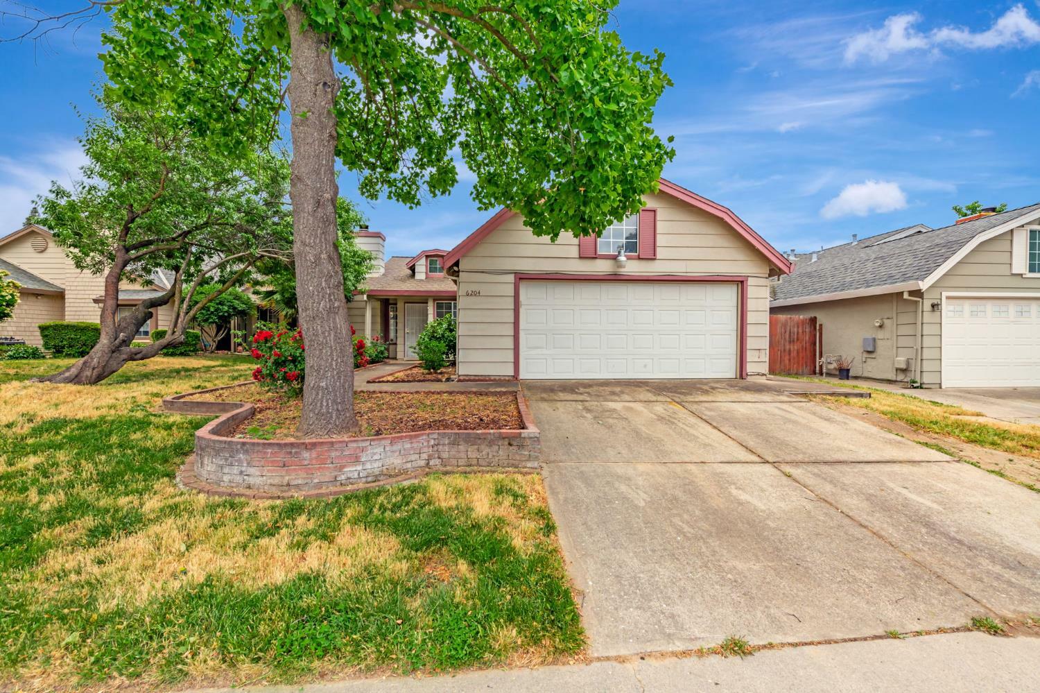 Property Photo: 6204 Lovewood Court CA 95621