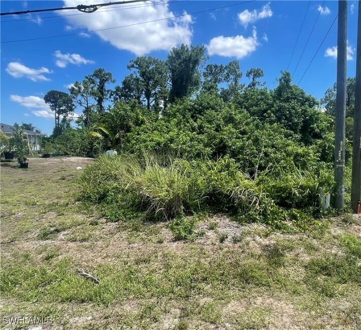 Property Photo: 437/439 Loretta Avenue S FL 33974