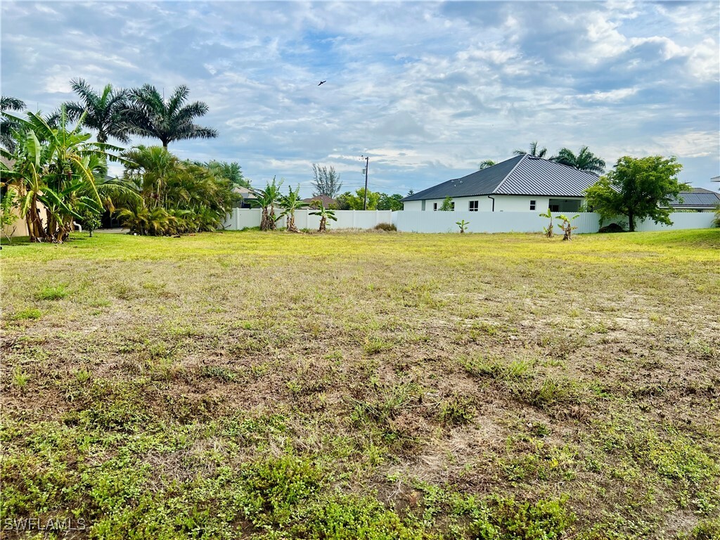 Property Photo:  1729 Savona Parkway W  FL 33914 
