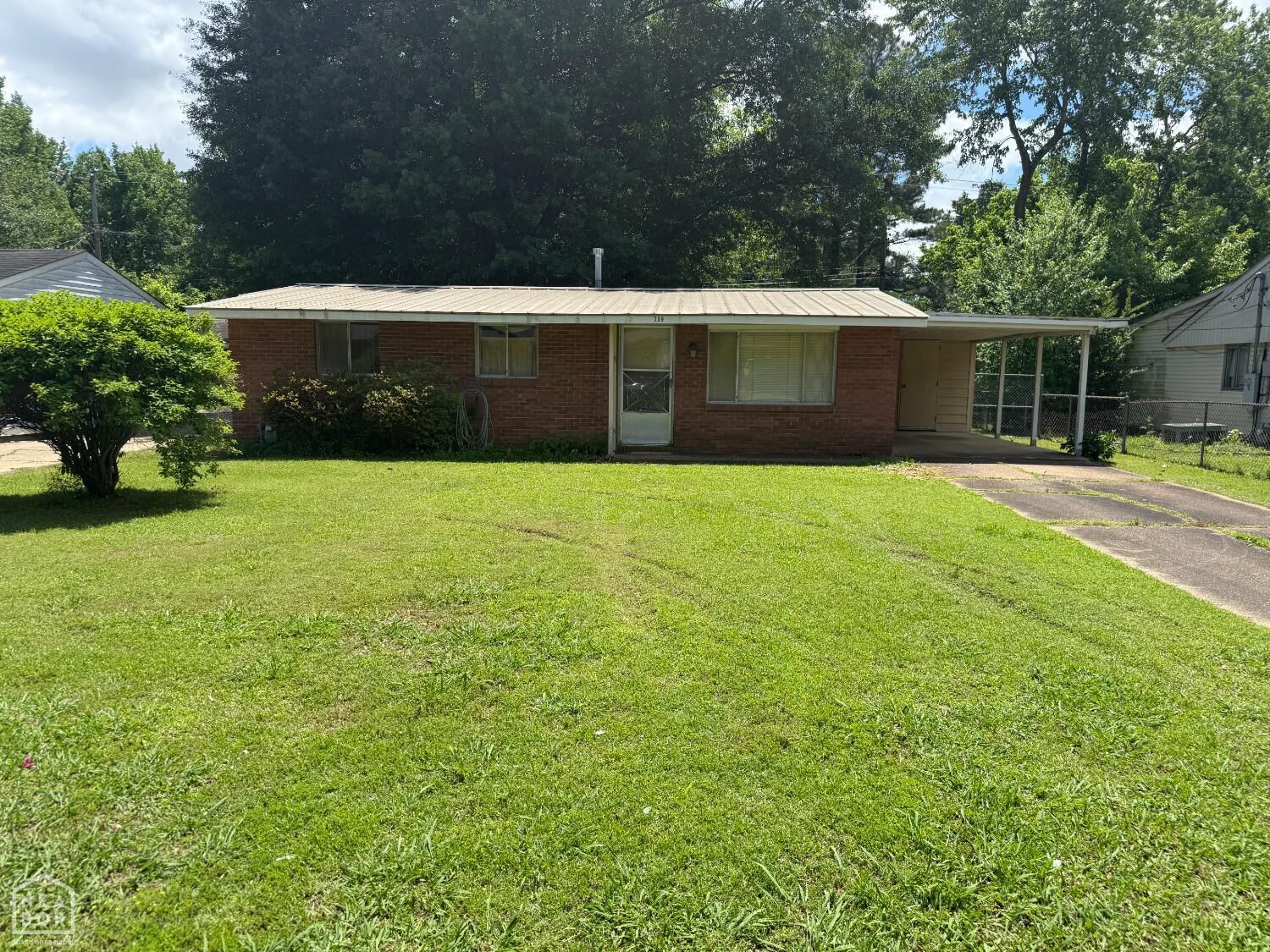 Property Photo:  209 W Easy Street  AR 72401 