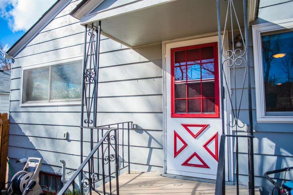 Property Photo: 1046 E 6th Avenue MT 59601
