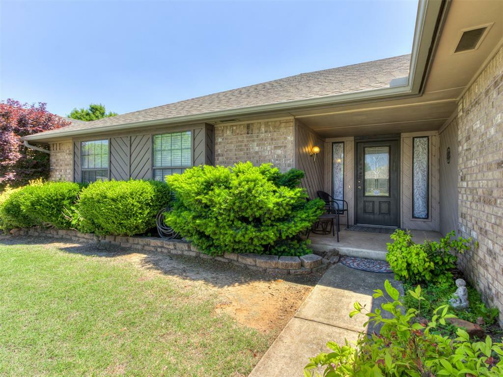Property Photo: 312 Carlsbad Court OK 73099