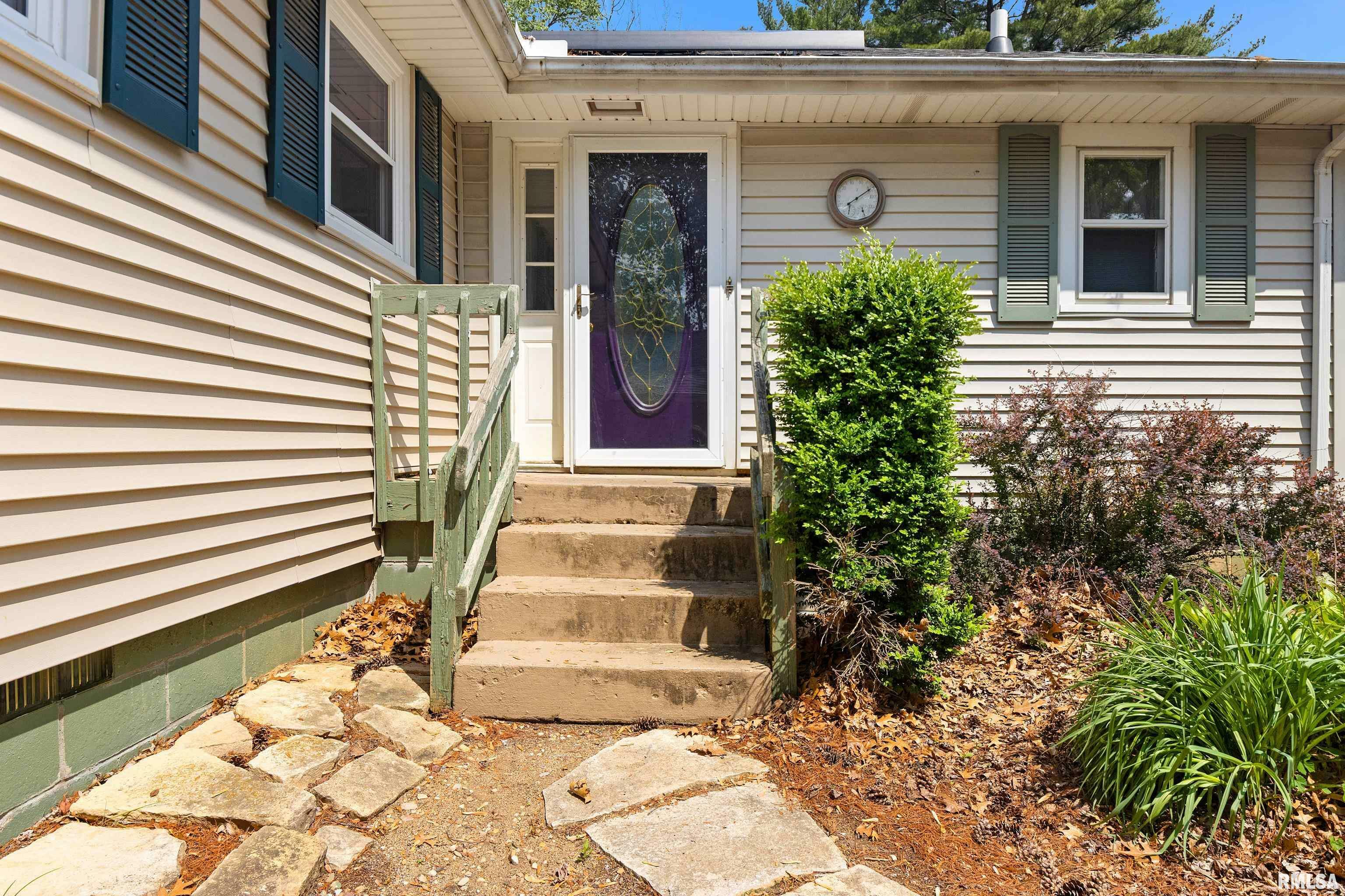 Property Photo: 905 W Wilshire Drive IL 61614