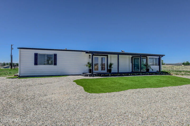 Property Photo: 22420 N Malapai Ridge Road AZ 86334