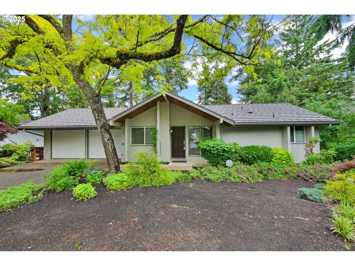 3677 Wilshire Ln  Eugene OR 97405 photo