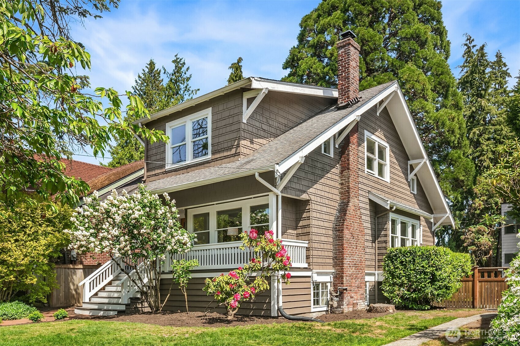 Property Photo: 6038 34th Avenue NE WA 98115