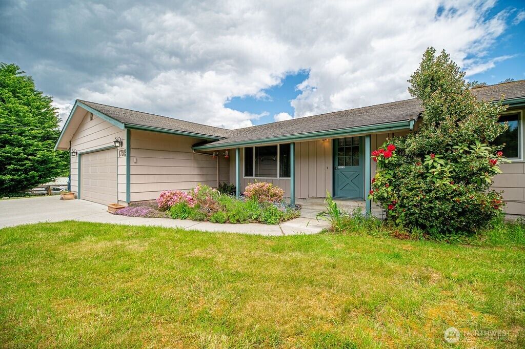 Property Photo: 17919 3rd Avenue NE WA 98223