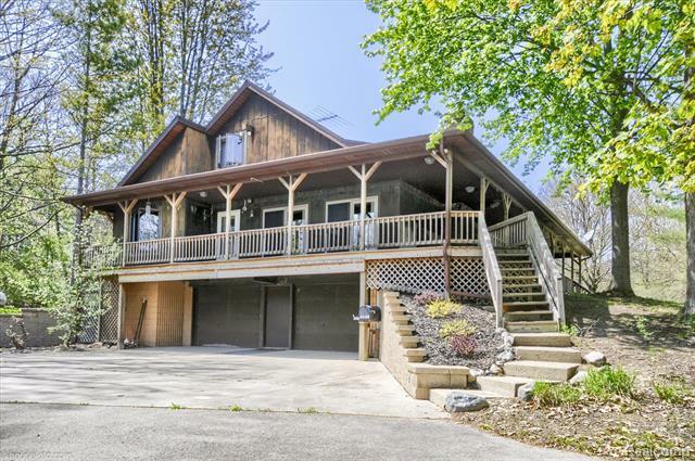 Property Photo: 1612 Deer Path Drive MI 48446
