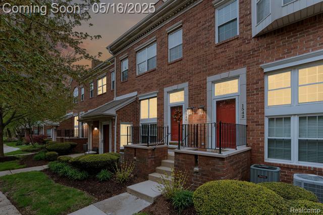 Property Photo: 1540 Maryland Club Drive 82 MI 48067