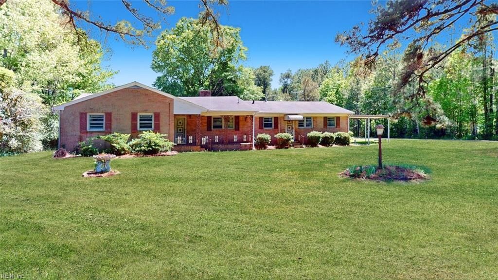 Property Photo:  3702 Nansemond Pw  VA 23435 