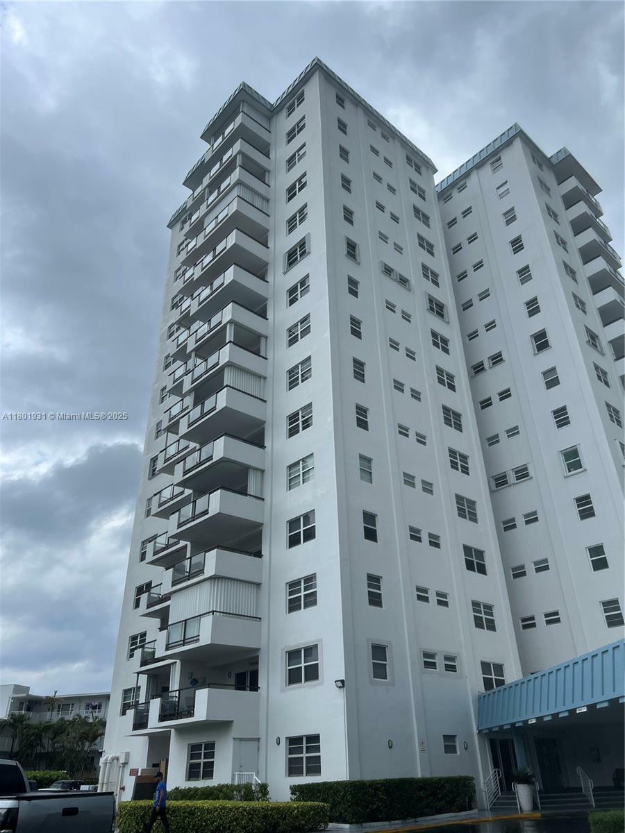 Property Photo: 1500 S Ocean Blvd 508 FL 33062