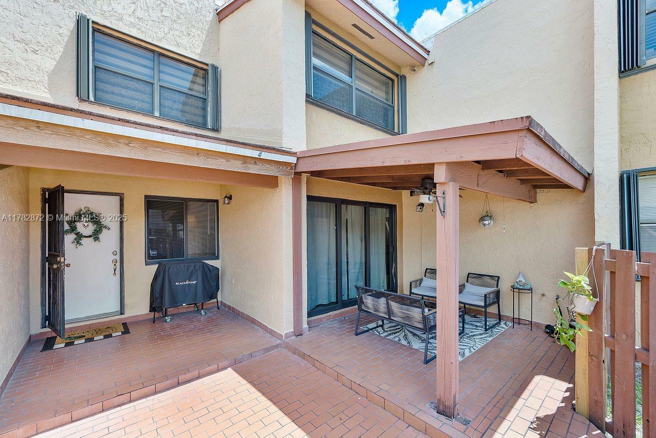 Property Photo: 241 W Park Dr 5-103 FL 33172
