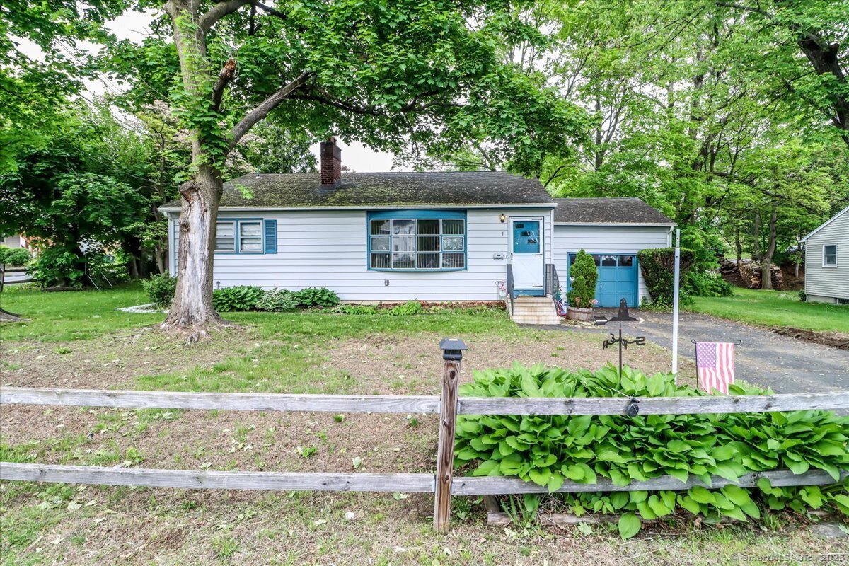 Property Photo: 1 Triangle Terrace CT 06810