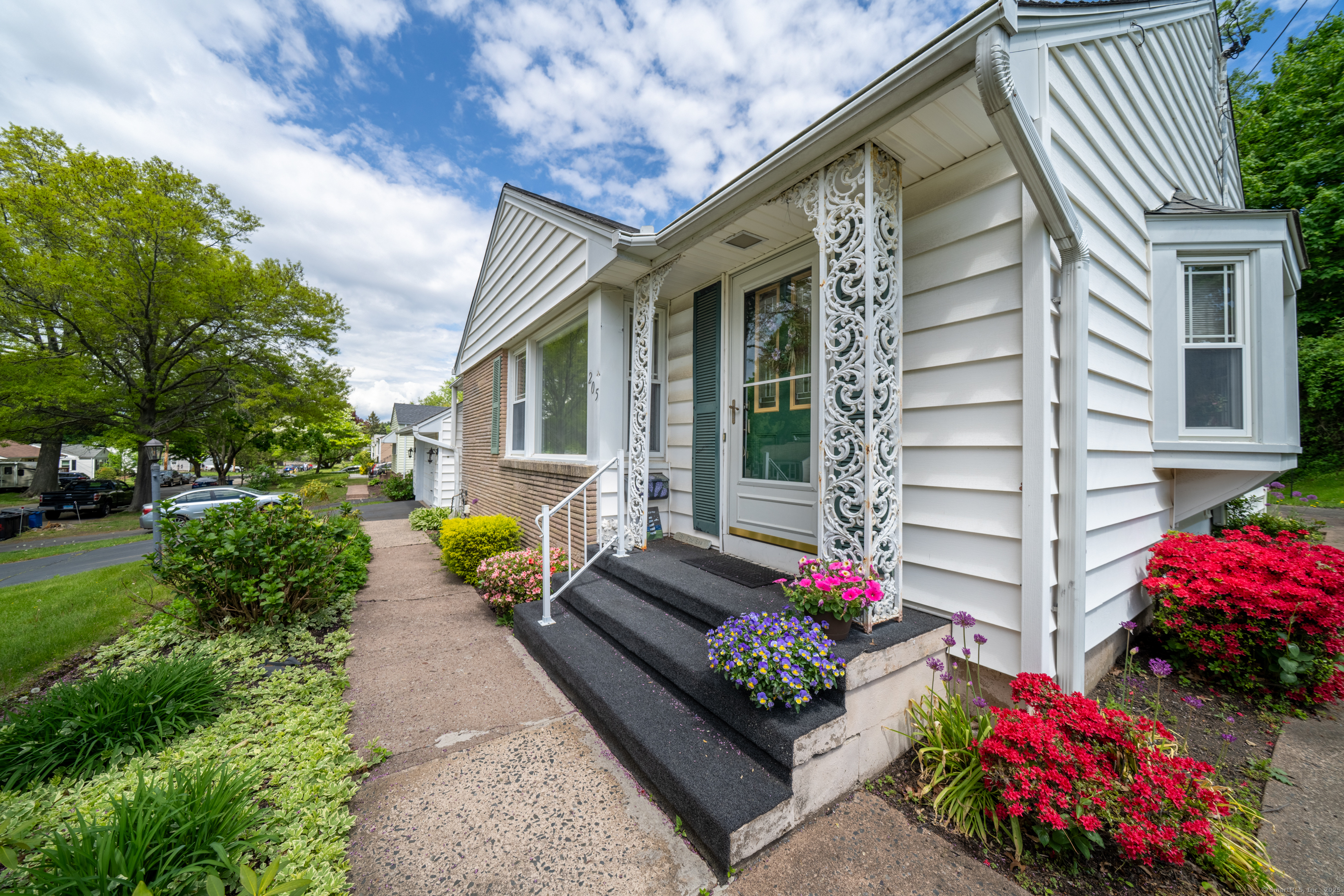 Property Photo: 205 Elaine Terrace CT 06512