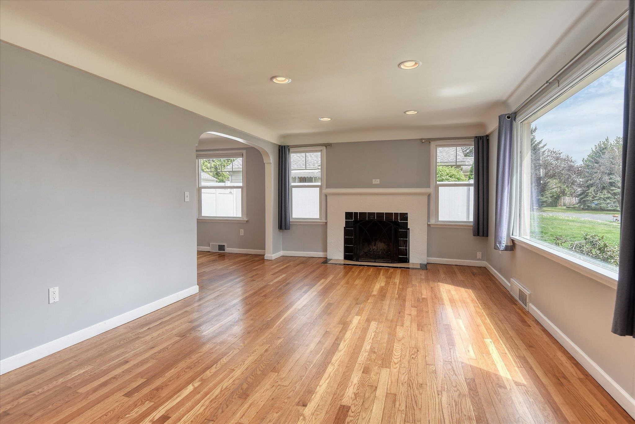 Property Photo: 2410 W Upton Ave WA 99205
