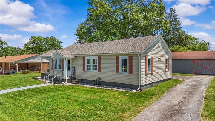 Property Photo:  28 Woodward Street  SC 29388 