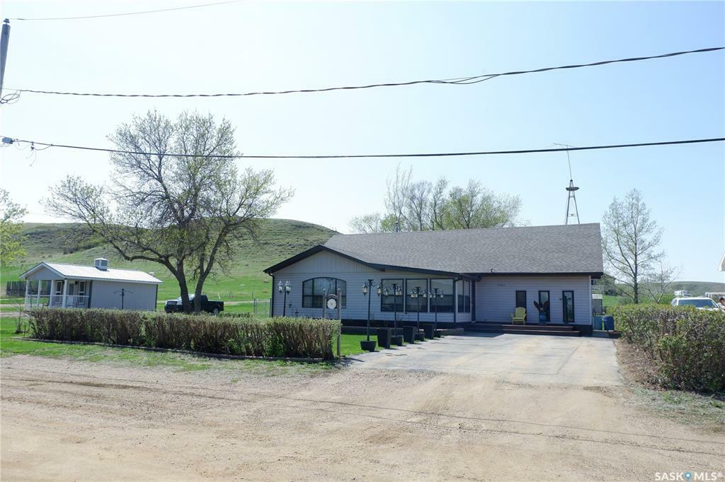 Property Photo: 15 A Avenue SK S0H 4K0