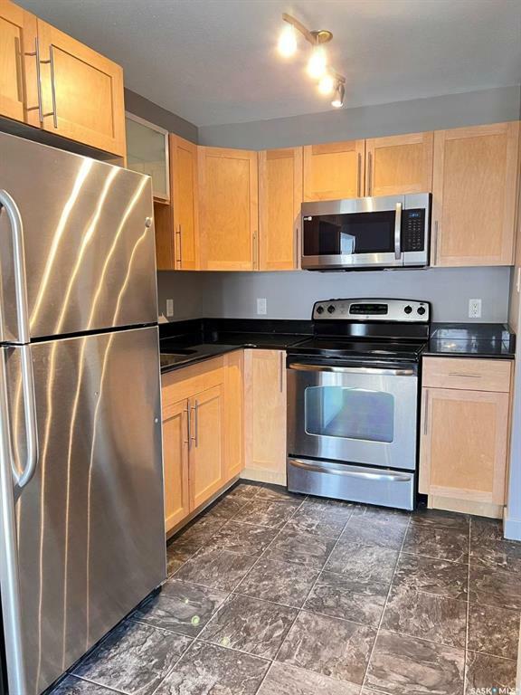 Property Photo: 2203 7th Street E 5 SK S7H 0Z9