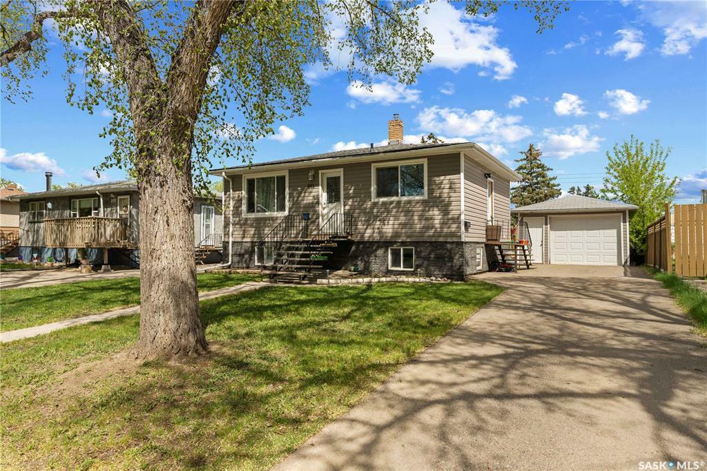 Property Photo: 841 Royal Street SK S4T 4Z5