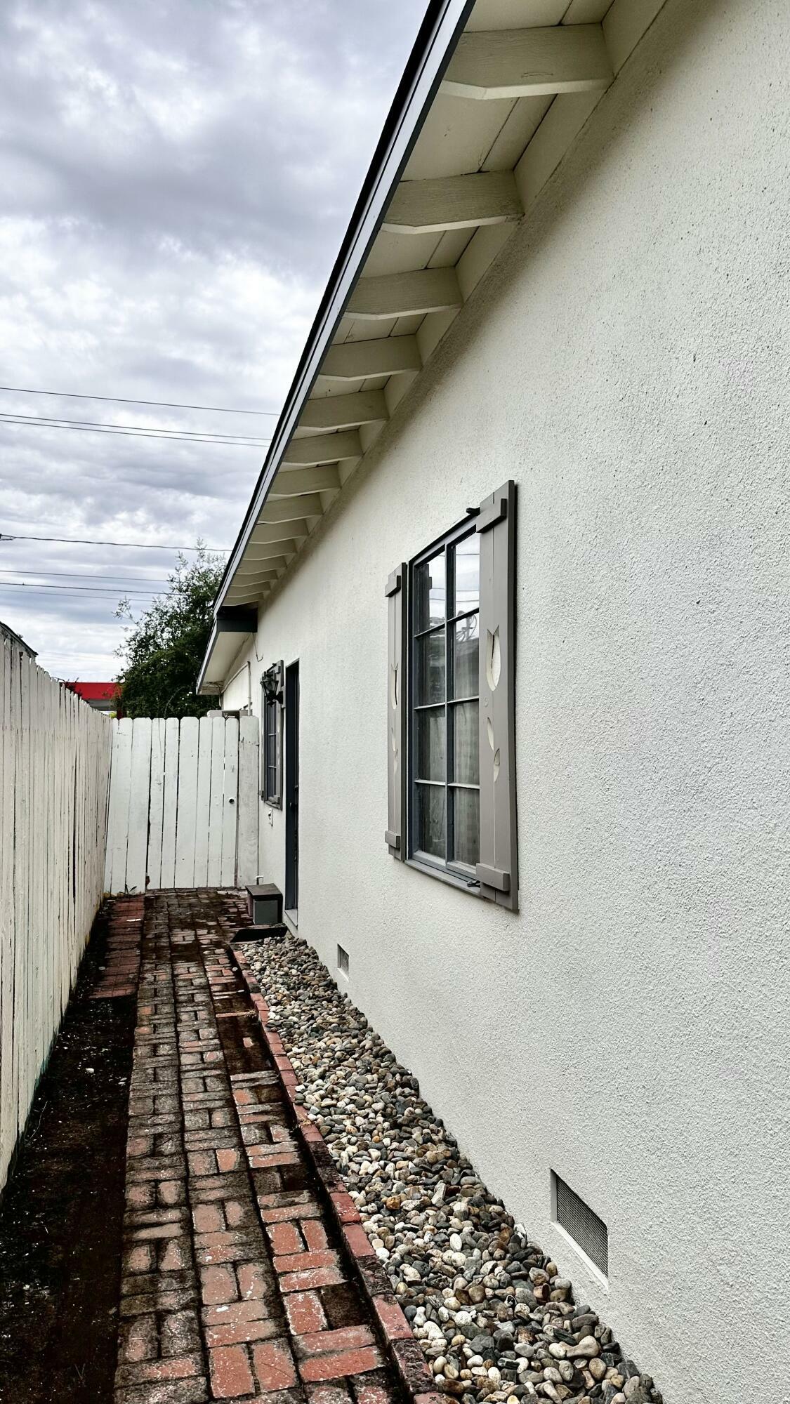 Property Photo: 306 Channing Way CA 93221