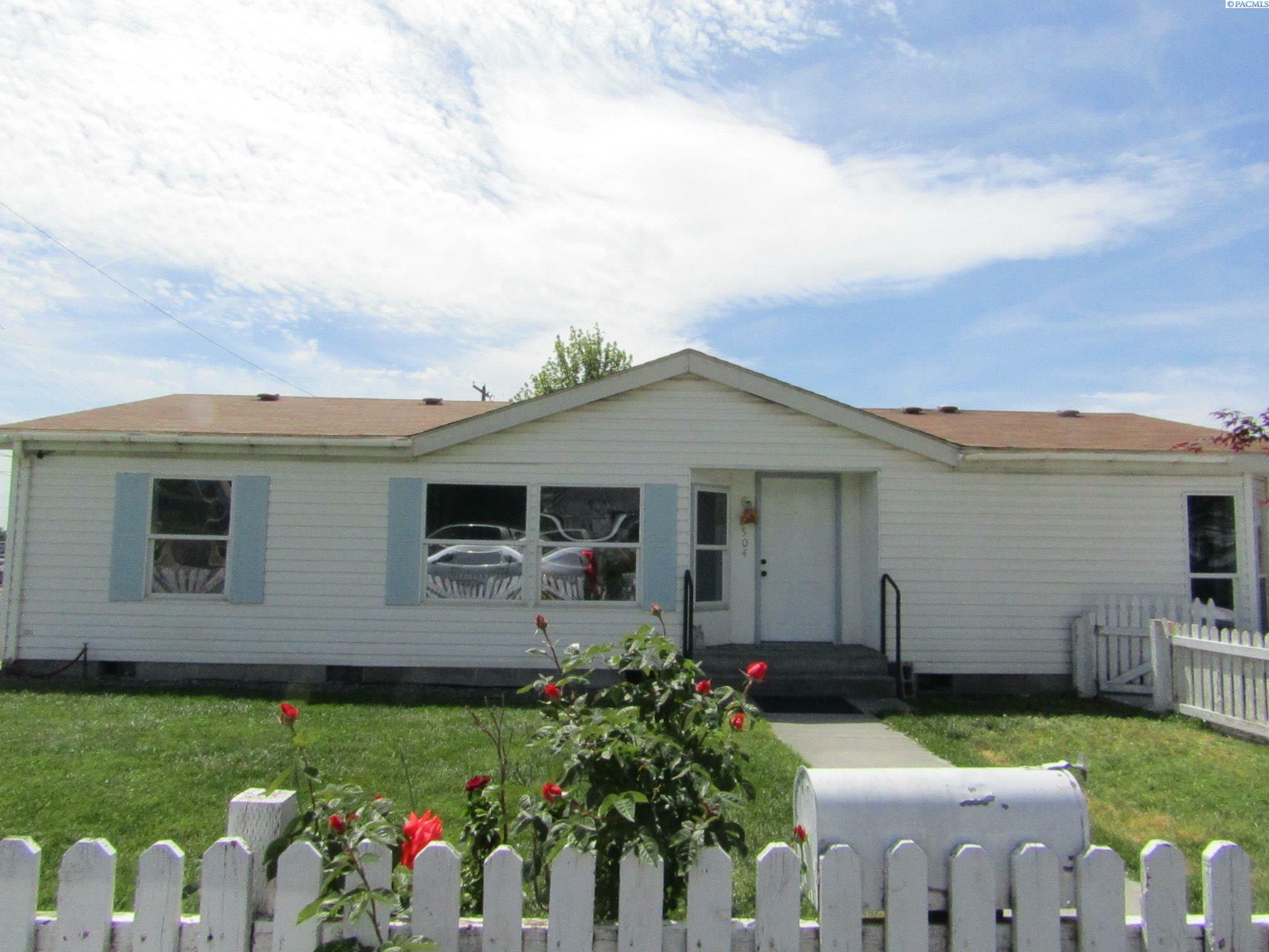 Property Photo: 1504 W Clark St WA 99301
