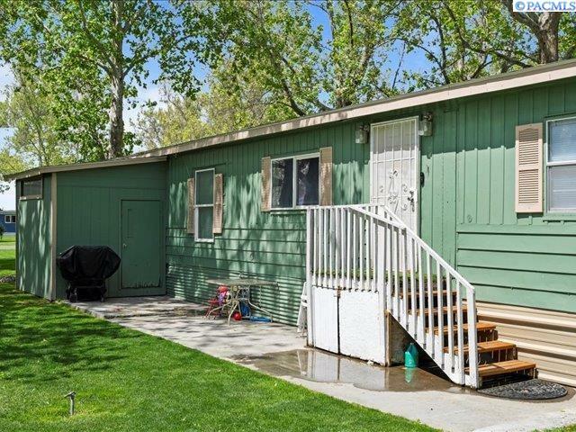 Property Photo: 1505 S Road 40 East #409 WA 99301