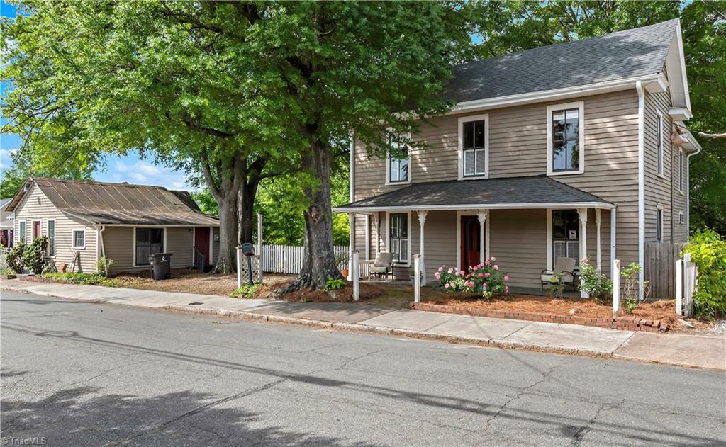 Property Photo: 1010 S Poplar Street NC 27101