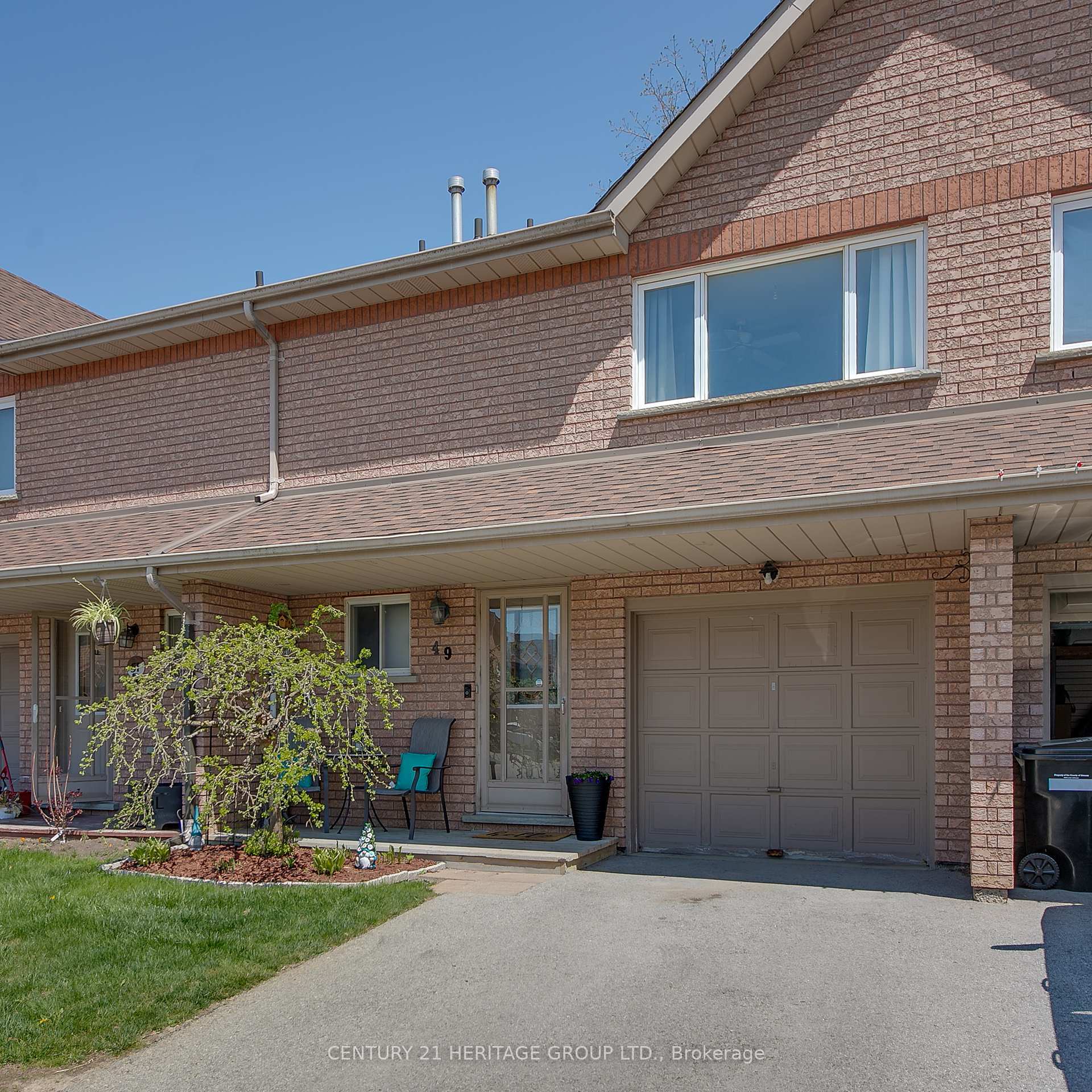 Property Photo: 49 Riverley Lane E 6 ON L9R 1X8