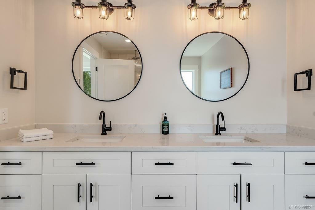 Property Photo: 6899 Beaton Rd BC V9Z 0M3