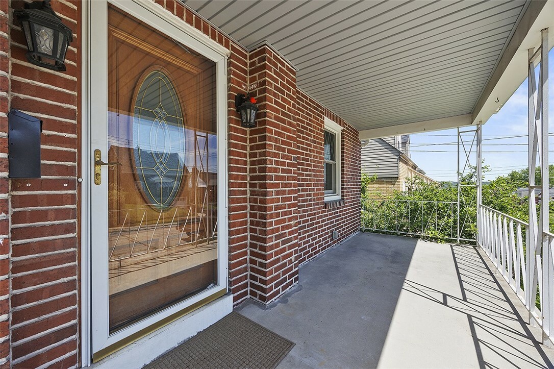 Property Photo: 1419 Simona Dr PA 15201