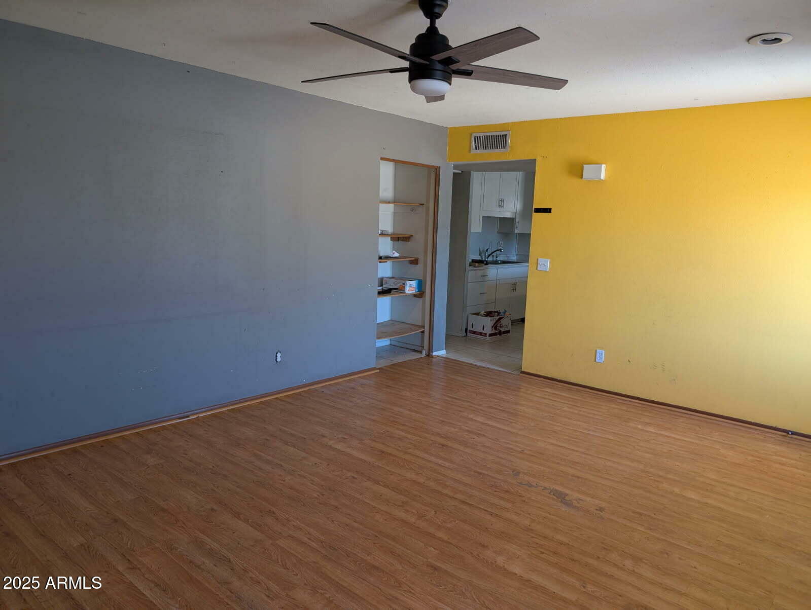 Property Photo: 2179 E Palmcroft Drive AZ 85282