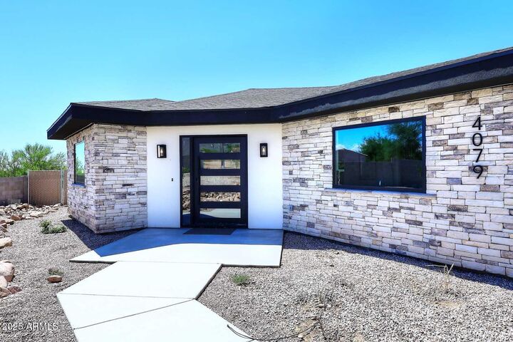 Property Photo:  4079 E Roosevelt Street  AZ 85119 