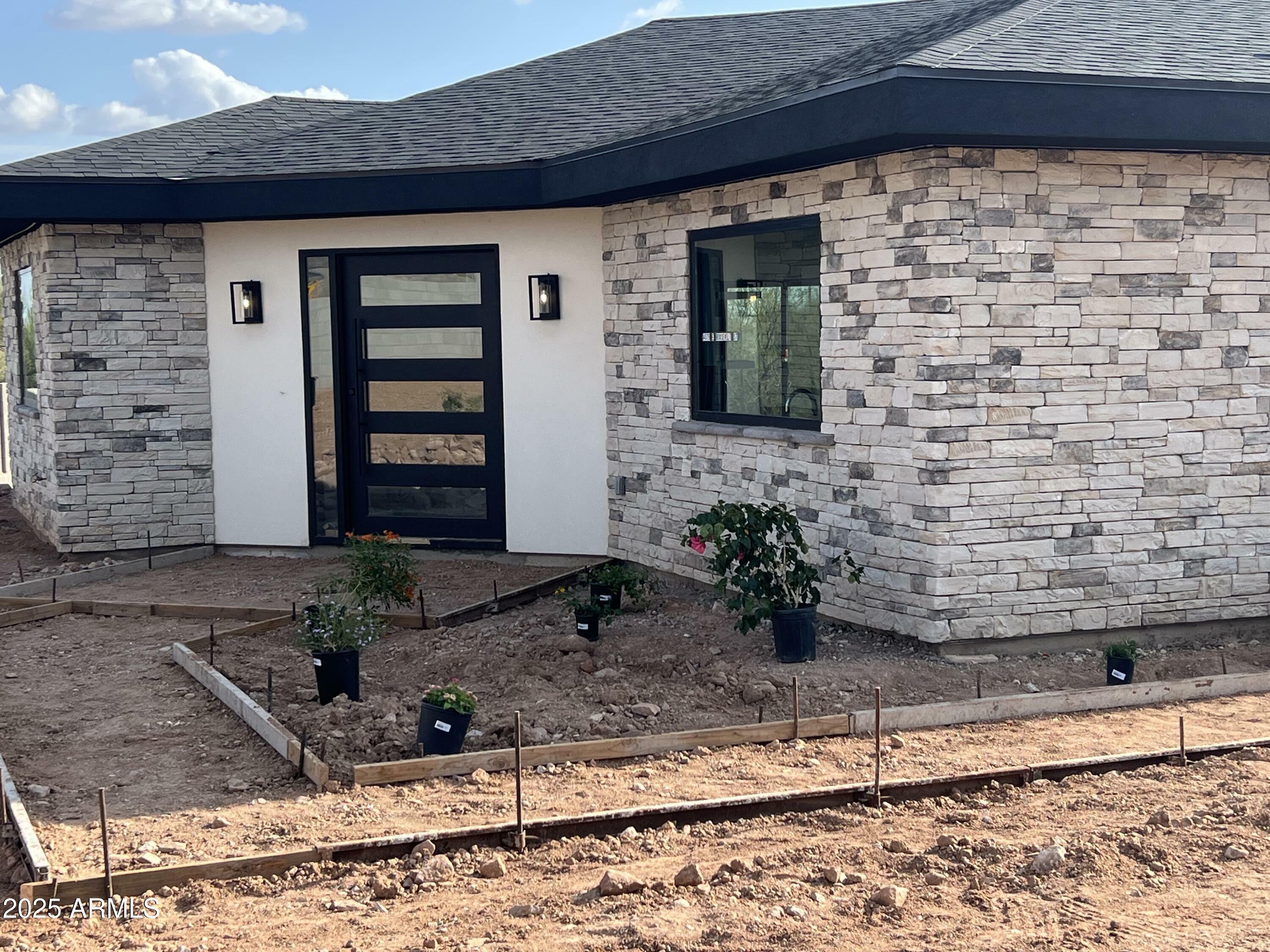 Property Photo: 4079 E Roosevelt Street AZ 85119