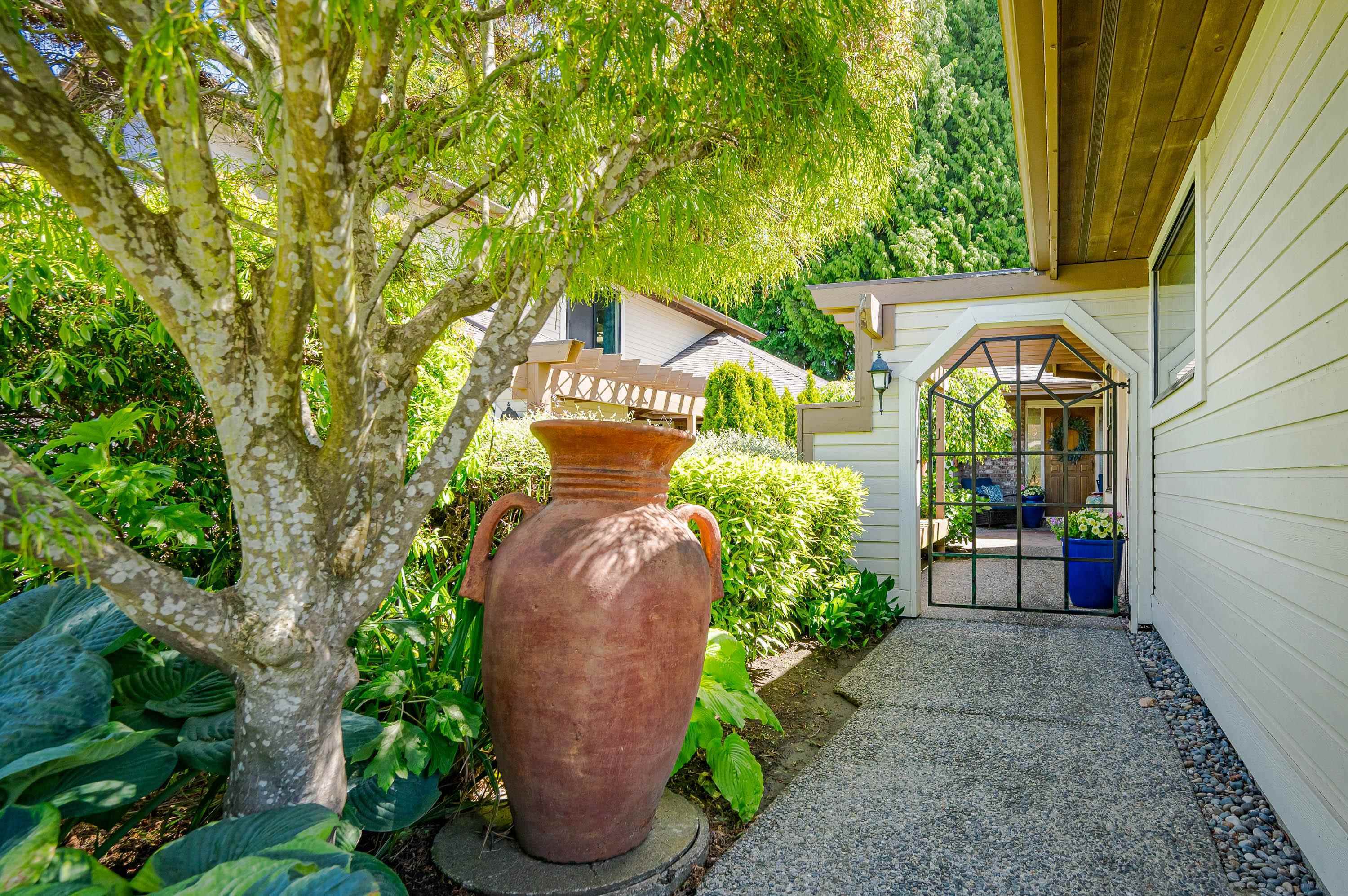 Property Photo: 1830 Southmere Crescent 2 BC V4A 6W9