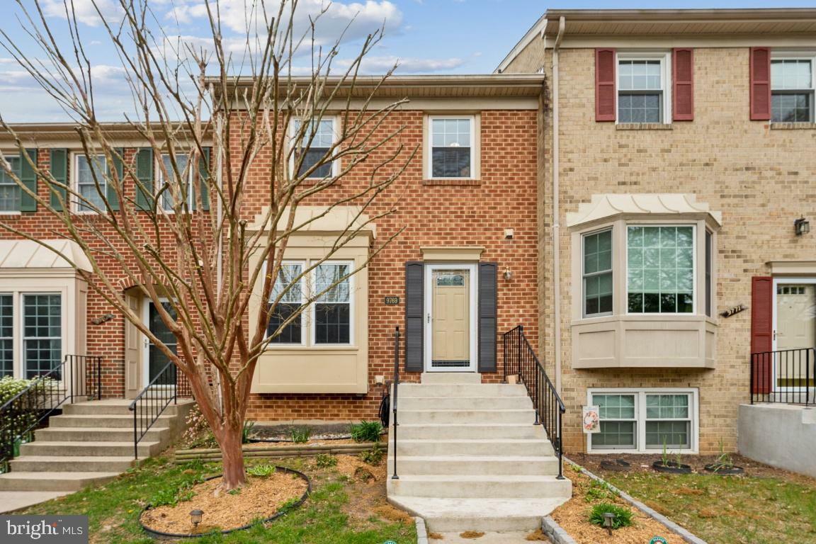 9769 Lakepointe Drive  Burke VA 22015 photo